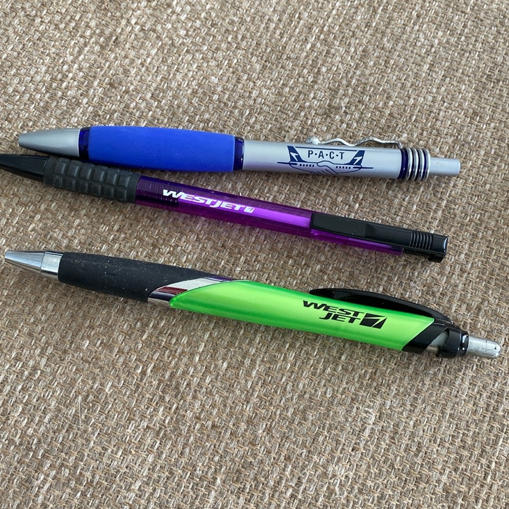 WESTJET AIRLINES pens pencil writing set